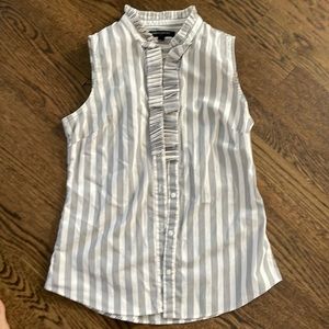 Sleeveless Banana Republic Factory Top. Size 2